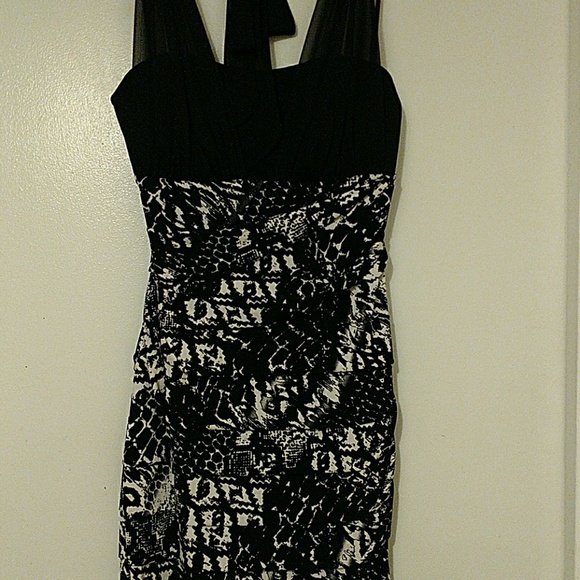 Dress - Picture 2 of 4